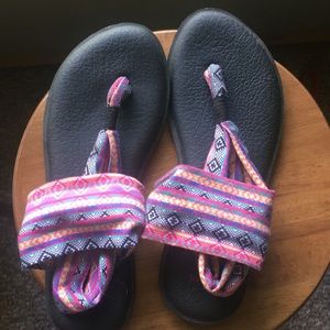 Sanuk wrap shoes - Size 8